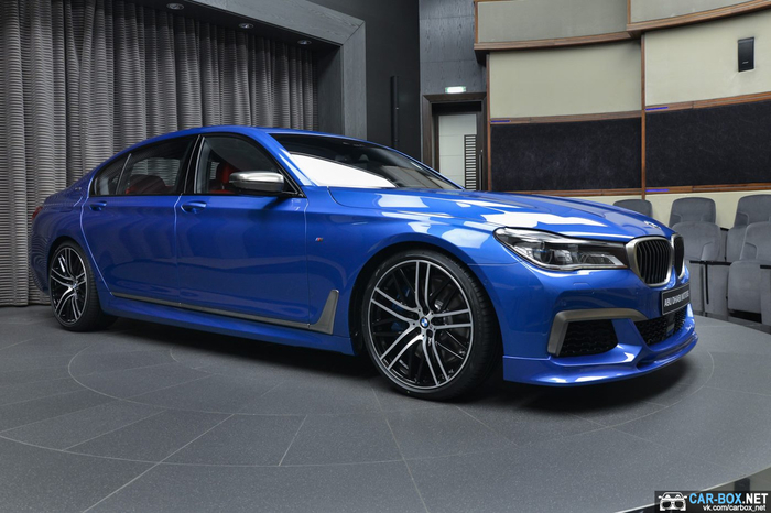 Estoril Blue BMW M760Li xDrive